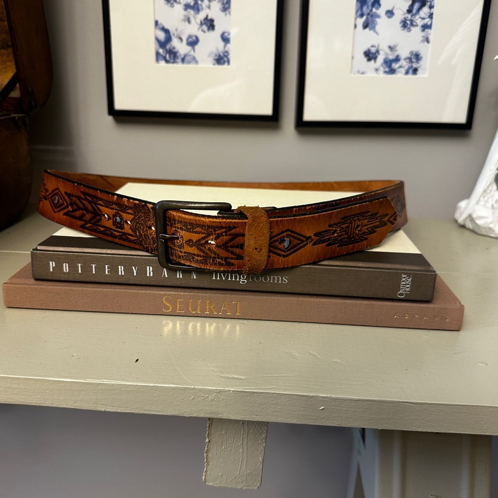 Mens vintage western hand tooled leather wolf design belt Unknown Brand size 48